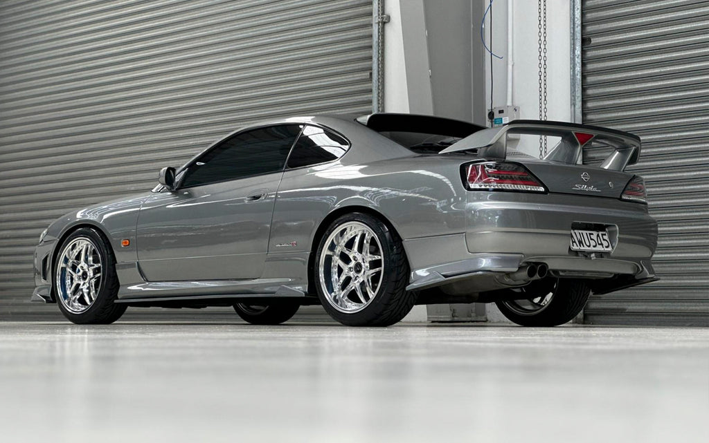 Forum Vice (Polish Chrome)