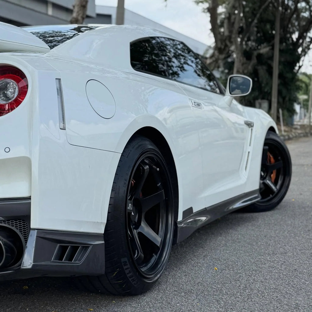 YOKOHAMA ADVAN GT PREMIUM (R35)