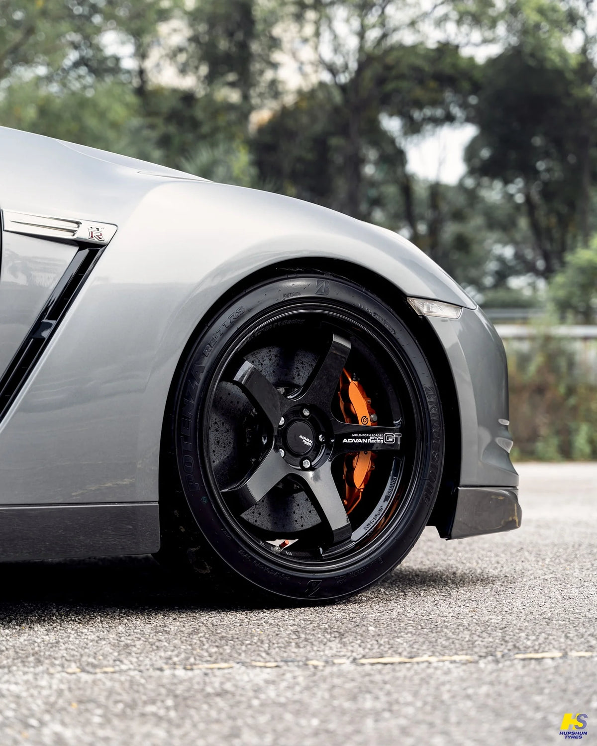 YOKOHAMA ADVAN GT PREMIUM (R35)