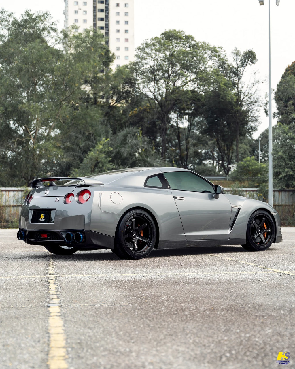YOKOHAMA ADVAN GT PREMIUM (R35)